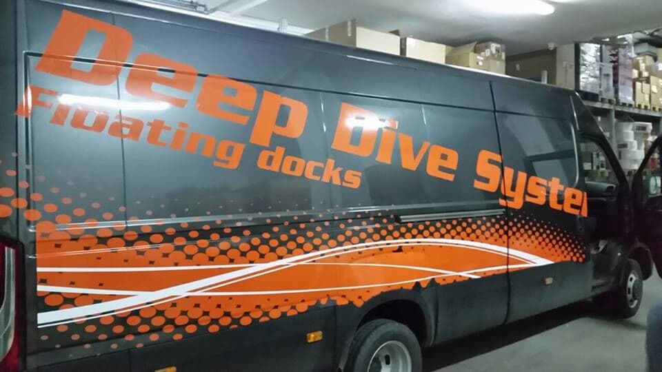 Бус на Deep Dive System с оранжево фолио