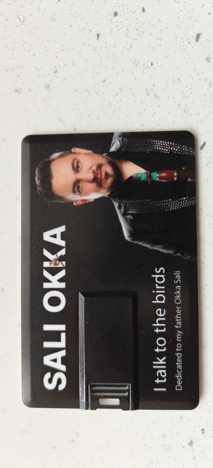 USB карта „Говоря с птиците“ на Сали Окка